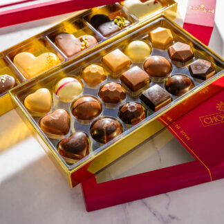 Selected Gourmet - Box of 18 Chocolates - 12x325g