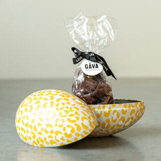 Gåva Gifting - LEO Refillable Tin Easter Egg (Scandi-Style Påskägg) with Chocolate Truffles - 6x235g