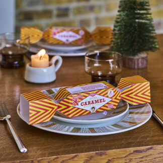 Harrow & Green - Tunnock's - Caramel Wafer Christmas Cracker - 40x80g